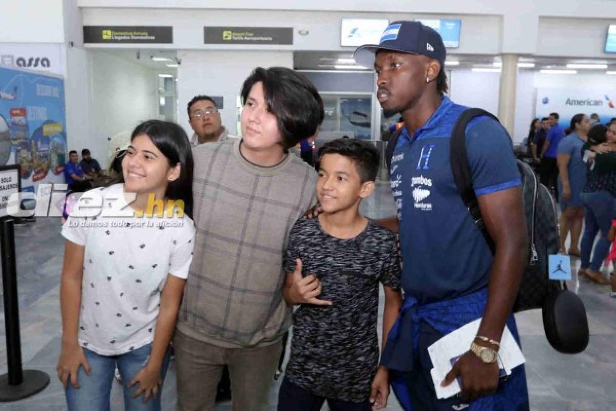 Día de 'selfies' y de la familia Róchez: así fue la salida de la Selección de Honduras