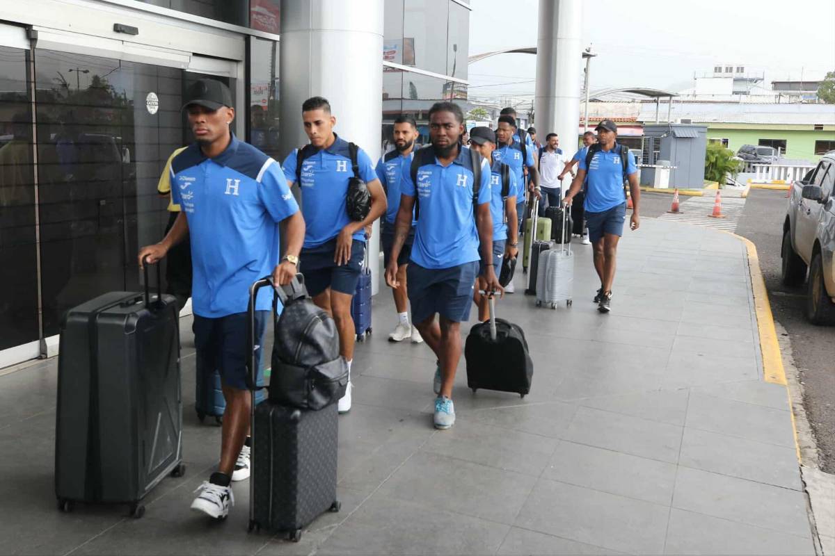 Entre risas y seriedad: así llegó Honduras a Tegucigalpa tras el empate ante Costa Rica y que ahora solo se concentra en Haití