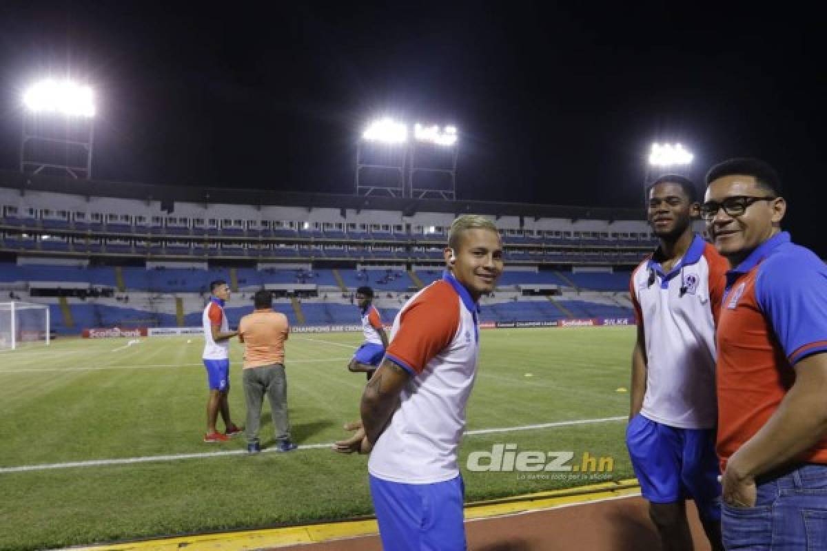 Las chicas, el gato negro y el ambientazo para alentar al Olimpia ante Seattle Sounders