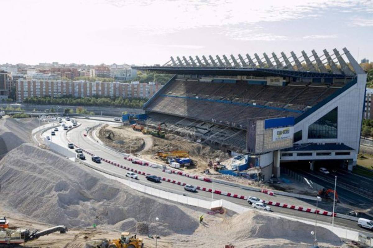 Lo que queda: El estadio Vicente Calderón, convertido en una carretera más en Madrid