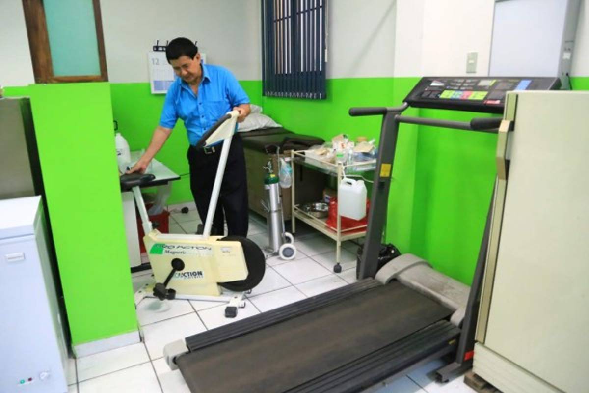 Conoce el búnker de trabajo de Ramón Maradiaga en El Salvador