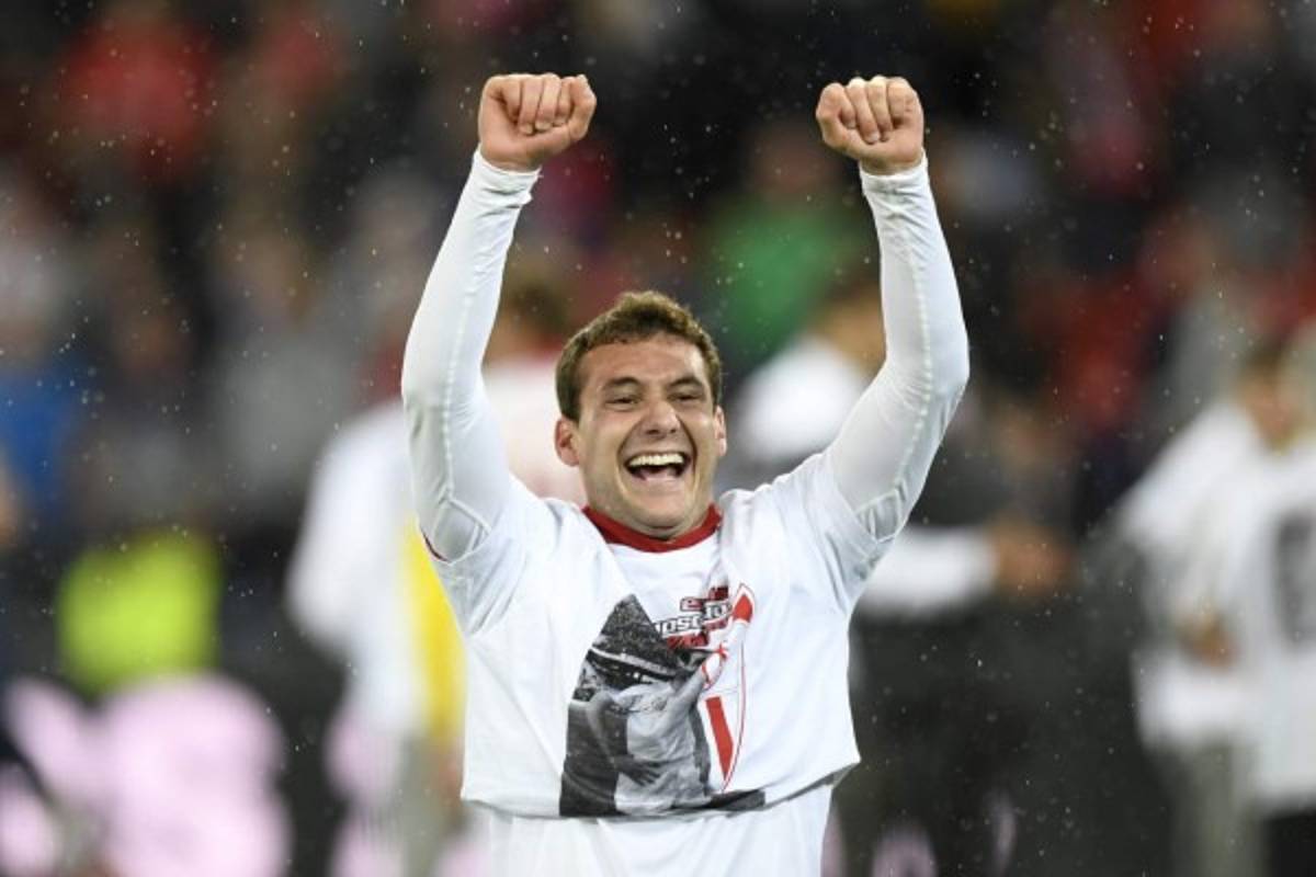 Locura de jugadores y aficionados del Sevilla por su título de Europa League