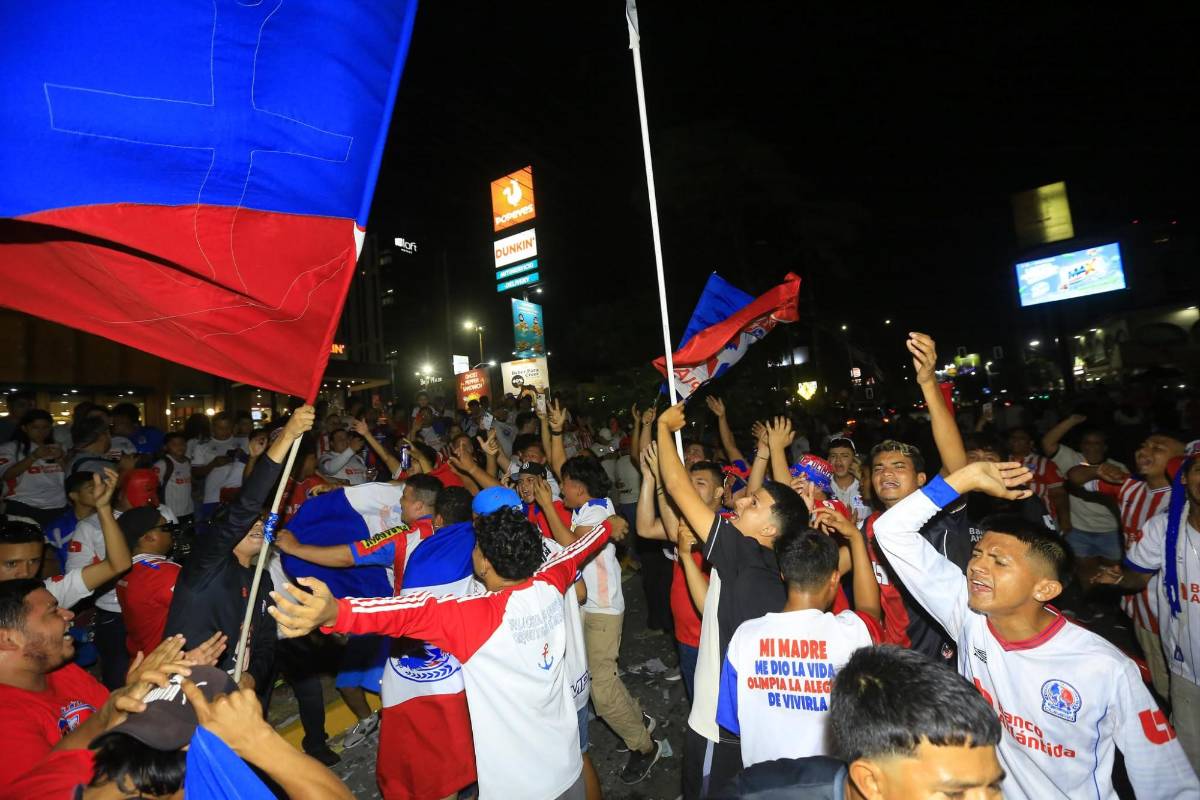 ¡Fiesta por la 39! Aficionados del Olimpia celebran por toda Honduras el título del torneo Clausura