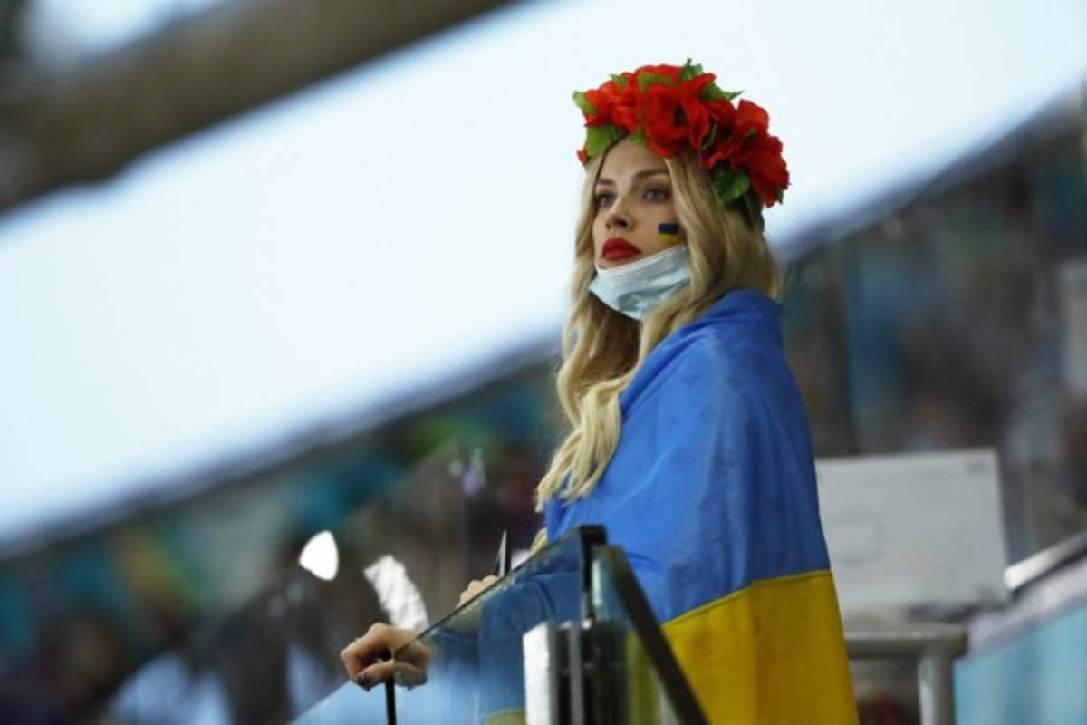 FOTOS: Tristeza de hermosa periodista, la sorpresiva visita a Roma y el júbilo de Inglaterra en la Eurocopa  