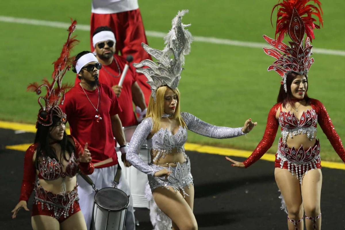 La bella nicaragüense que enamoró y las hondureñas que arrancaron suspiros; el ambiente del Honduras vs Nicaragua