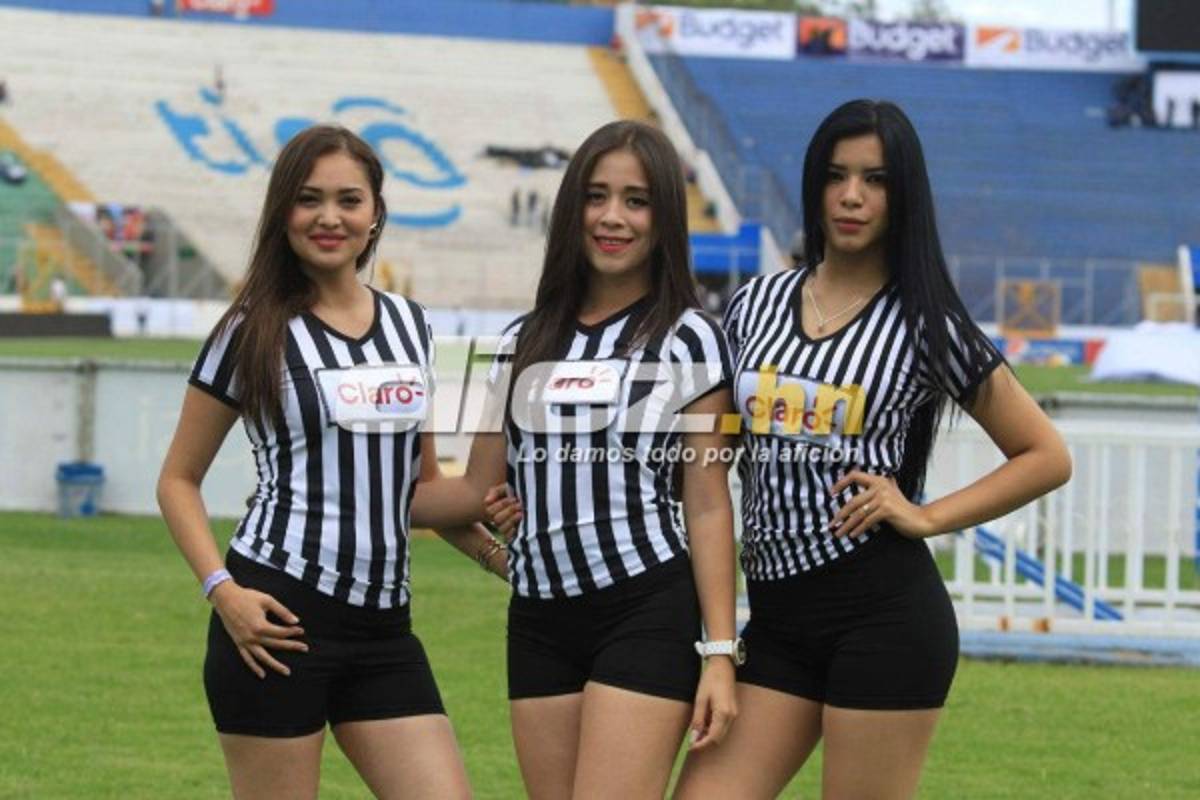 Las hermosas chicas que adornan el estadio Nacional para juego de Ronaldinho