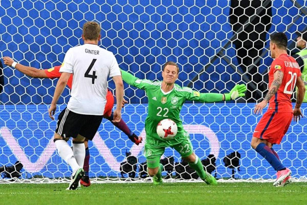 ¿Qué hizo Low? Las imágenes que no se vieron por TV en juego Chile-Alemania