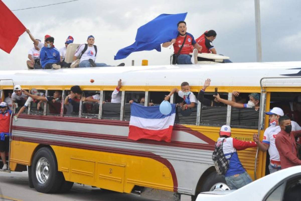 ¡Impresionante caravana! Afición del Olimpia se desborda y celebró a lo grande los 109 años de historia