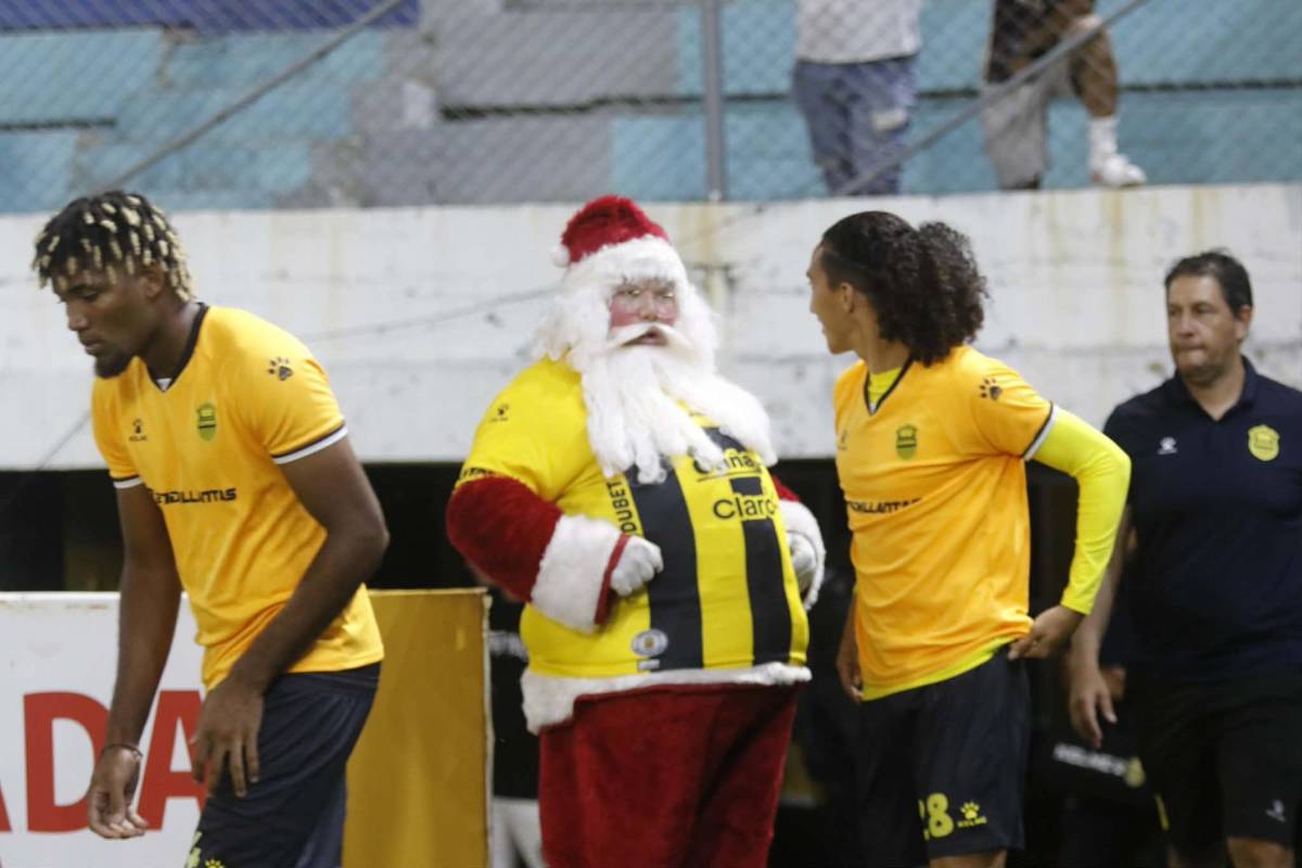 El 'enchachado', la bella princesa, Santa Claus cumpliendo los deseos y el legionario que no juega desde 2023 llega al Morazán