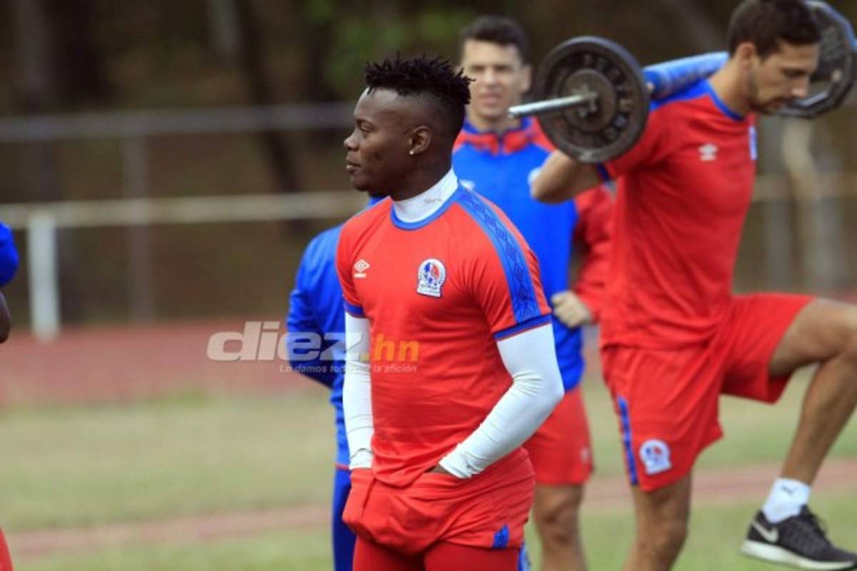 ¡Buscaban cómo calentarse! Olimpia entrenó bajo un intenso frío en Tegucigalpa