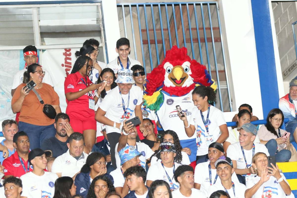 Selfies, euforia y trofeos: así fue la ceremonia de clausura de los Juegos Codicader