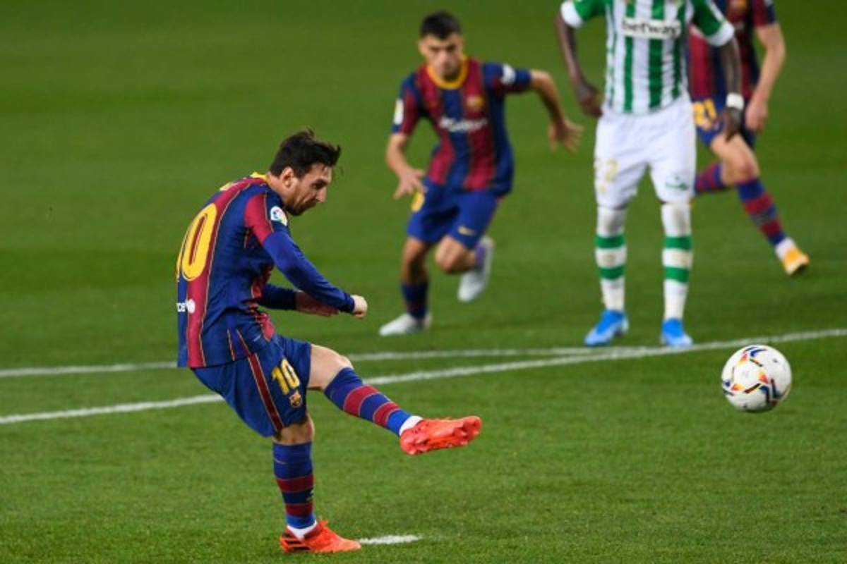 Las imágenes del Barcelona-Betis: ¿Por qué Messi fue suplente en el Camp Nou?