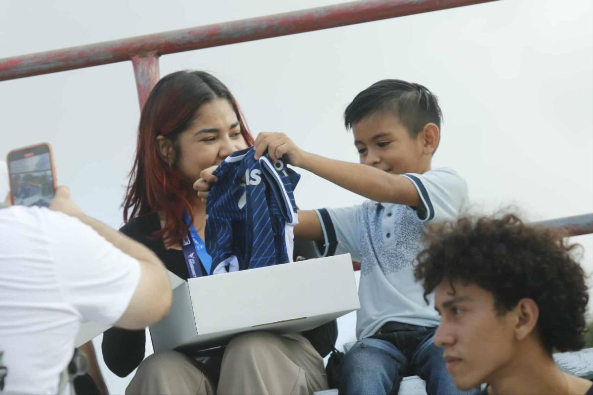 Futbolista de Motagua llora, la belleza en Choloma y el show de 'Firulays': ¡no le podían quitar el balón!