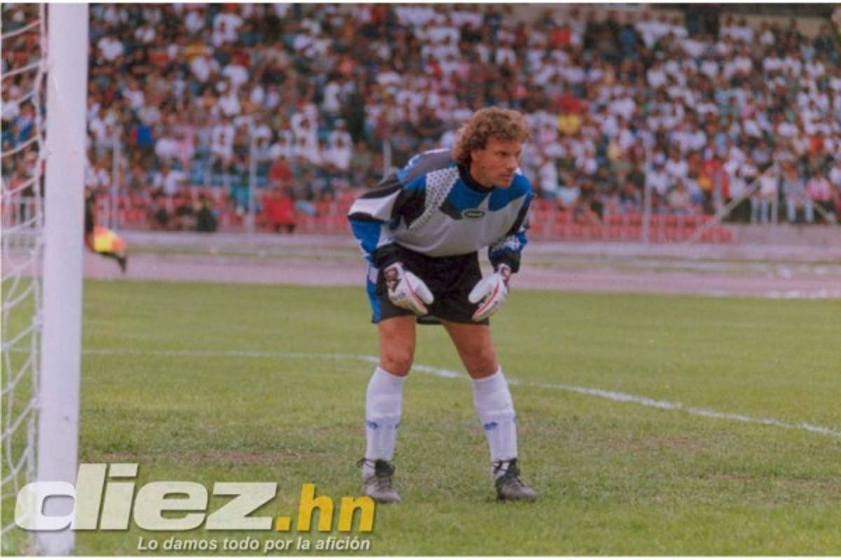 Colección de fotos históricas del Olimpia en su 103 aniversario