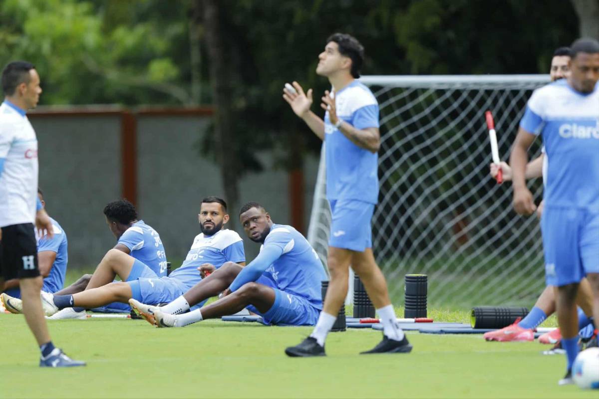 El 'desnudo' del Romántico Quioto, el gesto de Luis Palma y el legionario que se bajó del avión directo a entrenar