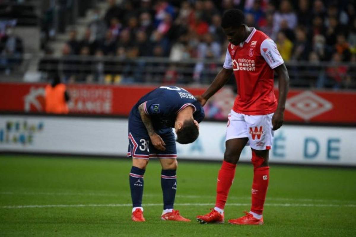 Así fue el debut de Messi con PSG: Rival le pide una foto, invitado de lujo y ¿Mbappé se despidió?