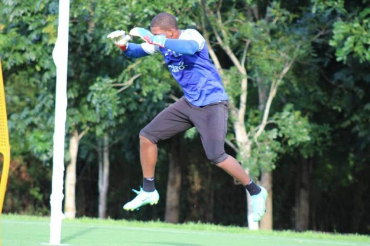 Viernes intenso para la H: trabajo de gimnasio, cancha y el arribo de un legionario a la concentración