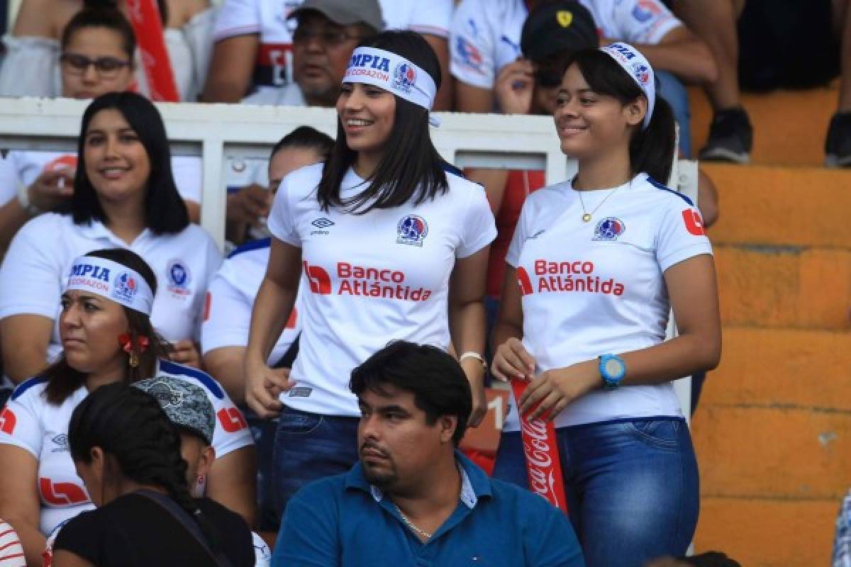 ¡Mucha belleza! El Nacional se llenó de lindas chicas en la final de Olimpia ante Motagua