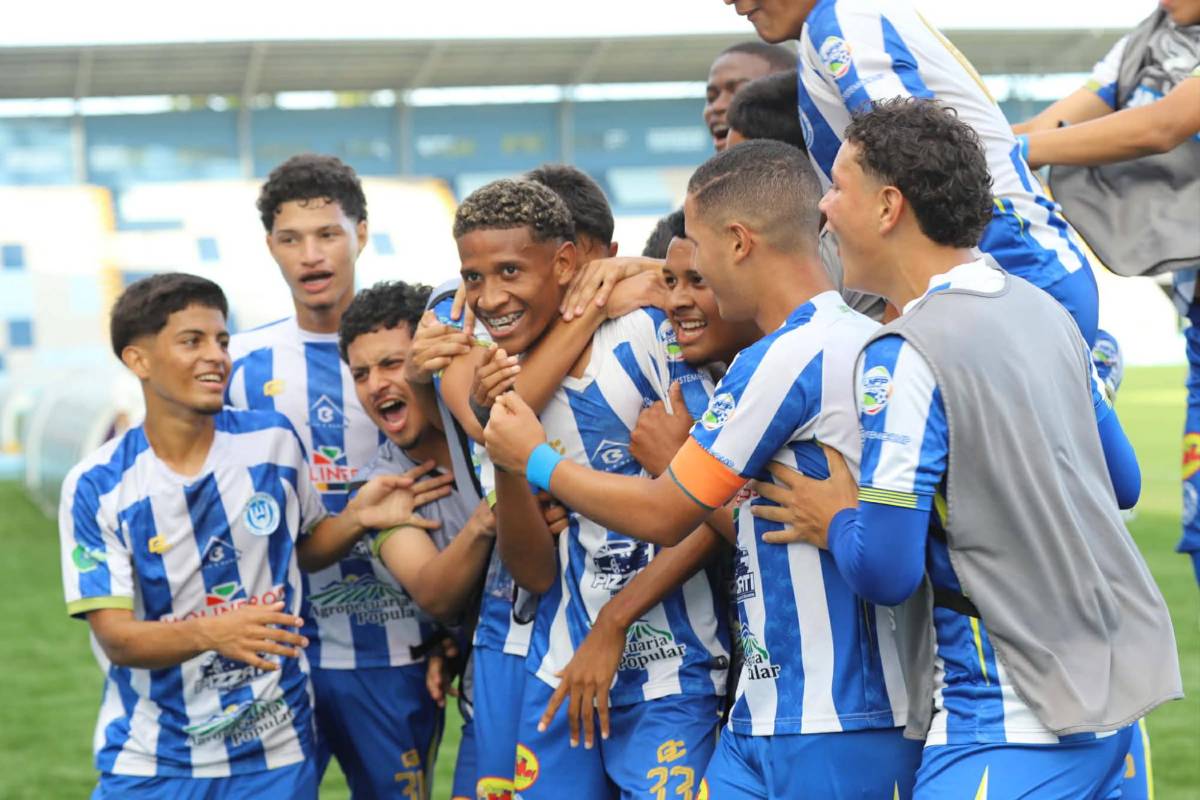 ¡La Ceiba de fiesta! Victoria celebró por lo alto, fichaje del Olimpia presente y exmundialista llegó a la final de Reservas