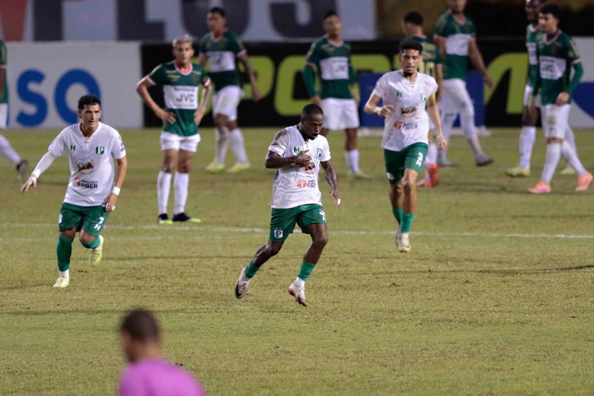 Le gritó con todo a su exequipo, noble causa de la Liga Hondubet y aficionadas de Marathón causaron furor en el estadio Olímpico