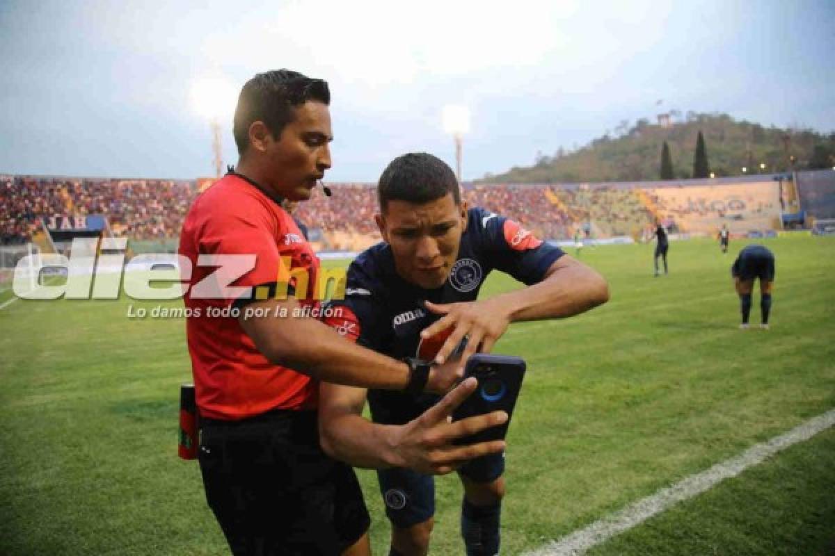 No viste en TV: John Bodden desquiciado, 'selfie' de Kevin López y caras largas en Marathón