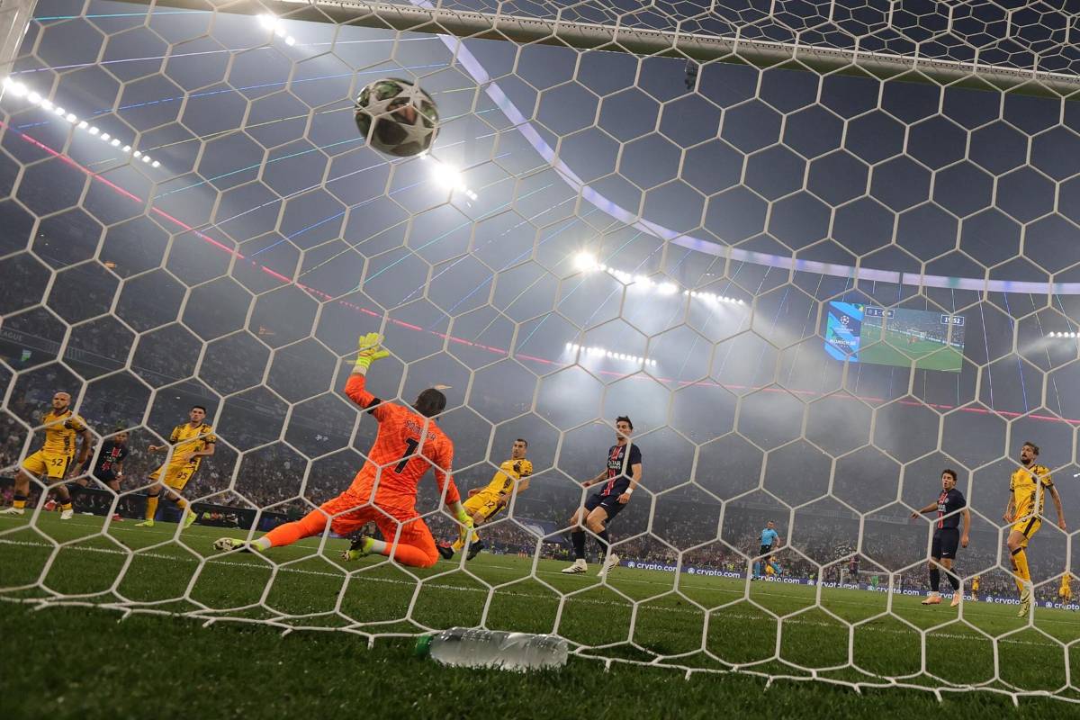 Luis Enrique cumple su promesa, el duro golpe a Mbappé, el jugador del PSG que 'no' festejó y el candidato al Balón de Oro