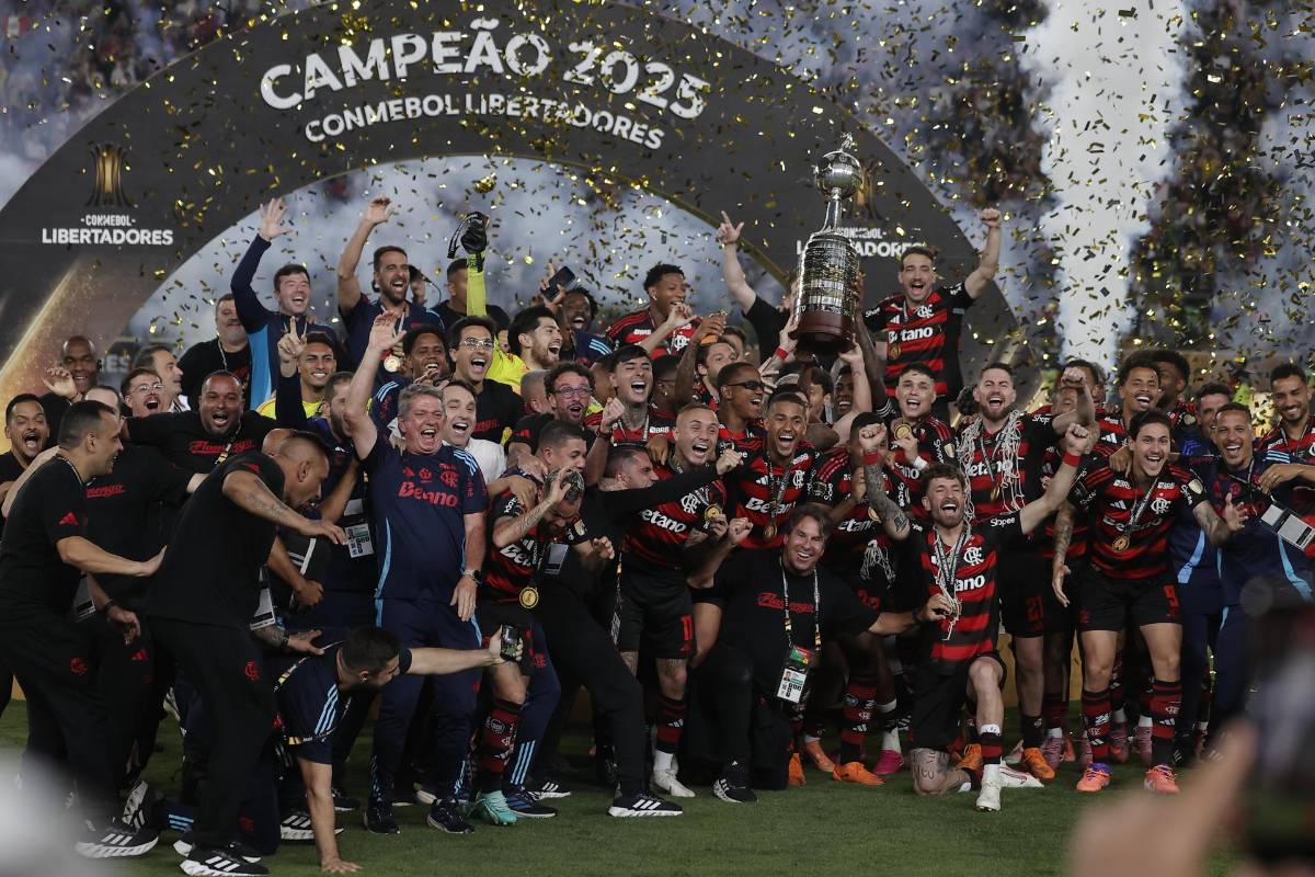 Puyol rechaza el trofeo de Copa Libertadores, el fallo del árbitro y el VAR; celebración de Flamengo y el récord que se rompió