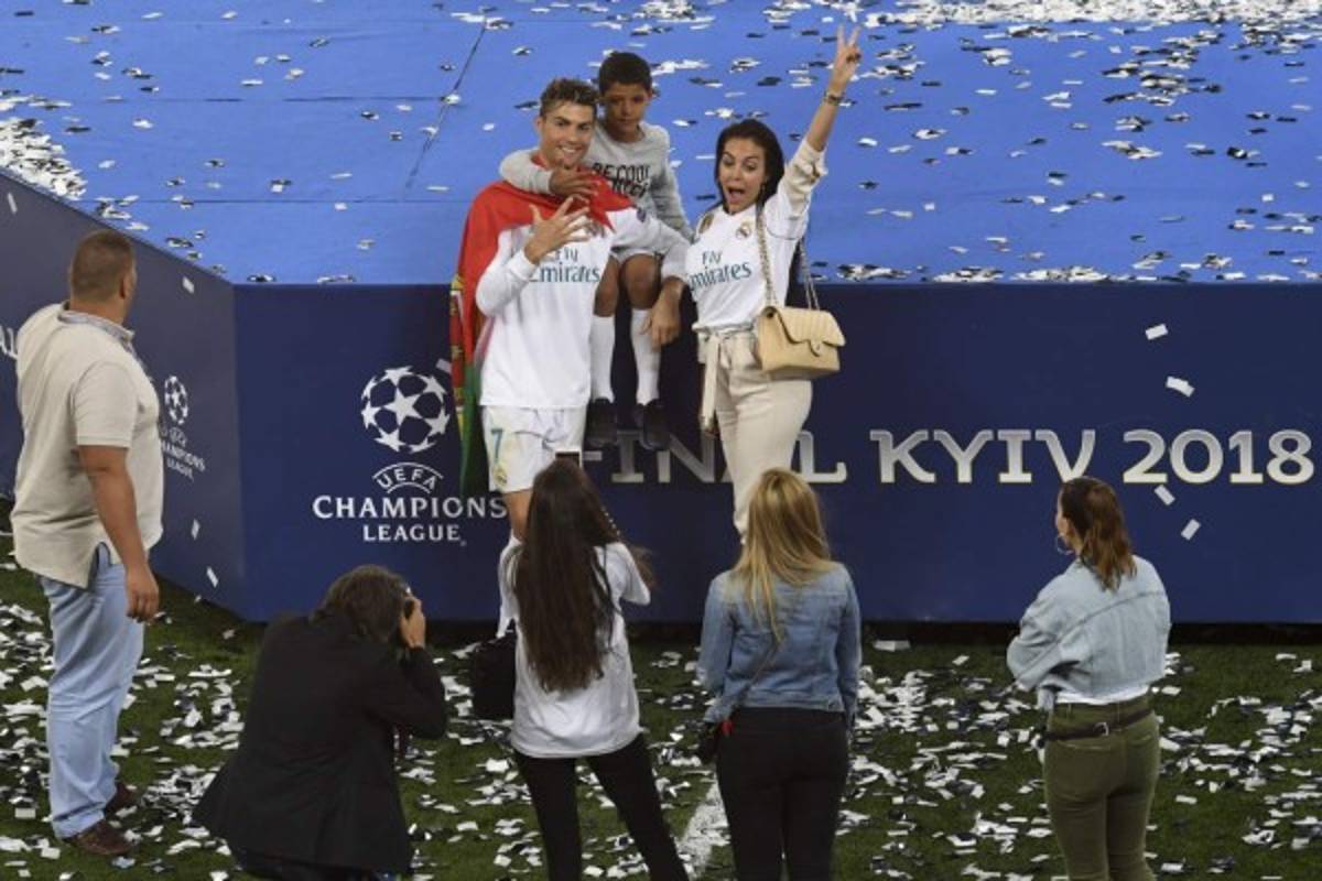 NO SE VIO POR TV: La íntima celebración de Cristiano y Georgina ¿quiénes son las mujeres?