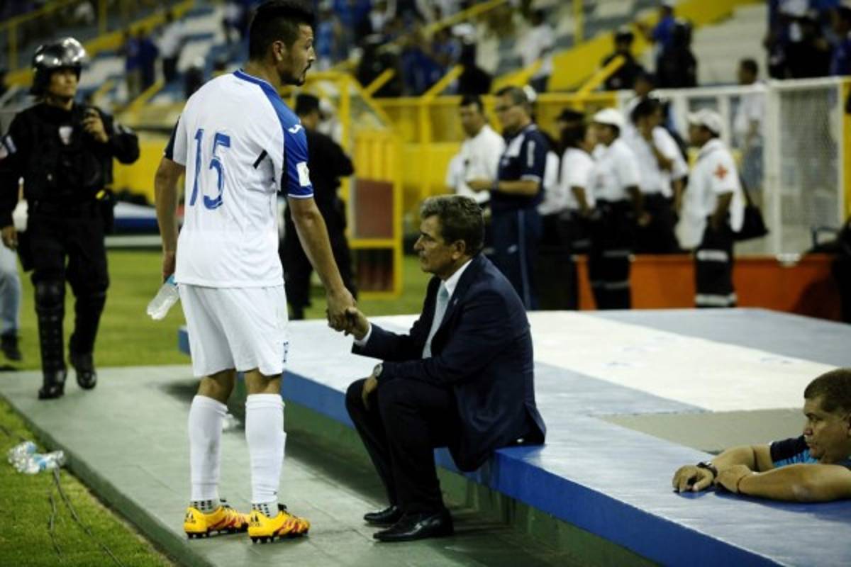 Relaciones tormentosas: entrenadores y futbolistas en Honduras que terminaron peleados en sus equipos