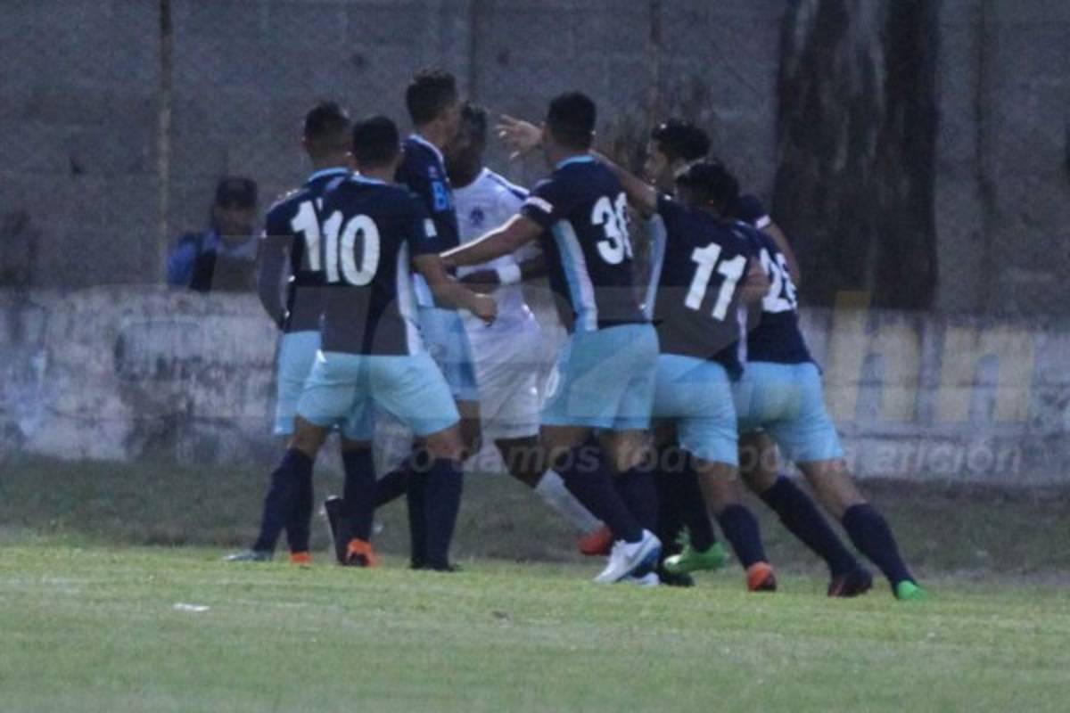 Las apariencias engañan: Los lujos del autobús que traslada al Real de Minas