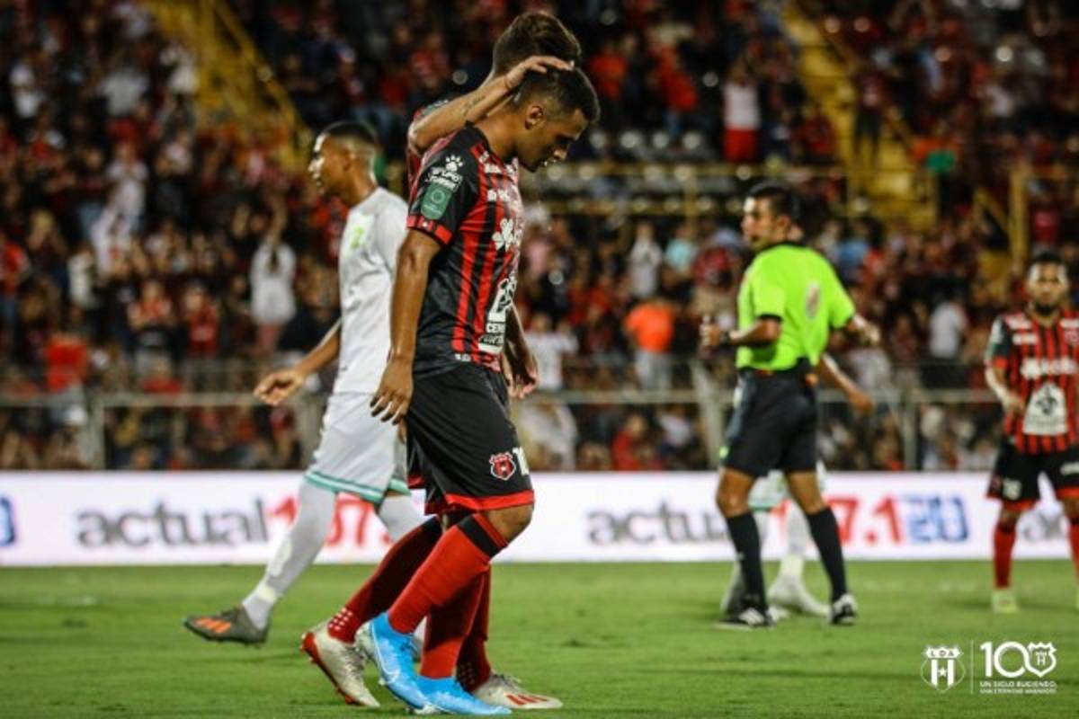 Clubes de Costa Rica volverán a entrenar desde el 1 mayo a pesar de brote de coronavirus