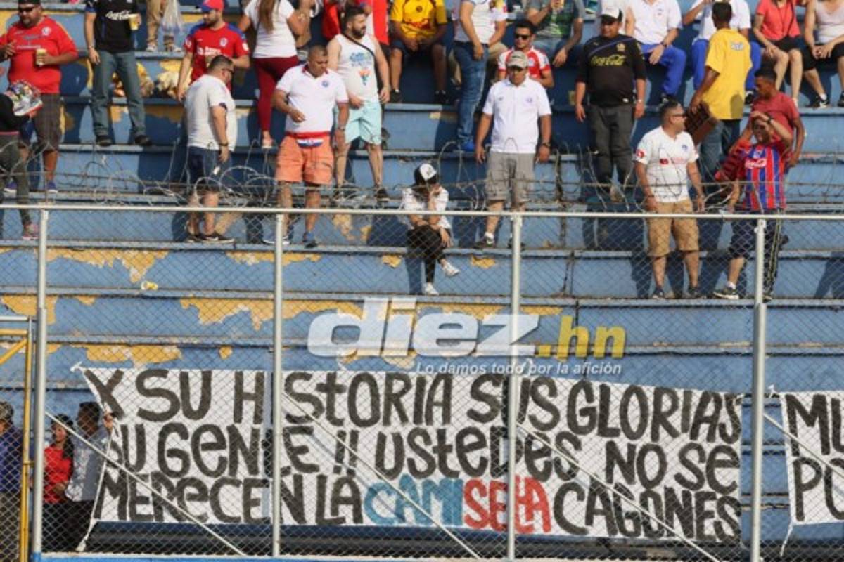 NO VISTE EN TV: Lluvia de huevos, pancartas en el Nacional y chicas lindas