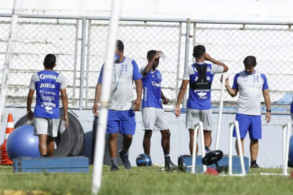 FOTOS: Fortaleza física y bajo fuerte calor se entrena la Sub-23; Coito observa y Falero trabaja en cancha