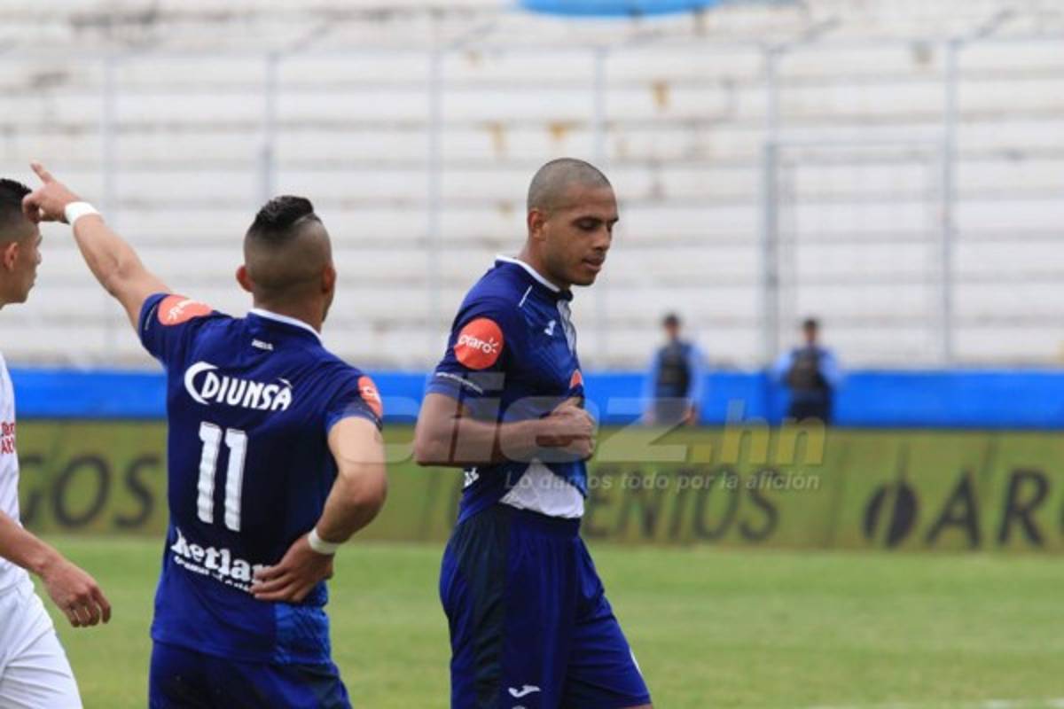 NO VISTE EN TV: El aficionado de lujo en el Nacional y Donis Escober estalló en ira