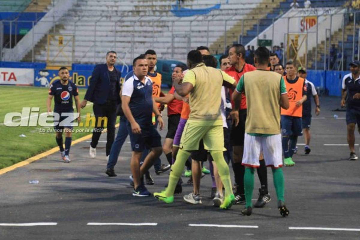 No viste en TV: John Bodden desquiciado, 'selfie' de Kevin López y caras largas en Marathón