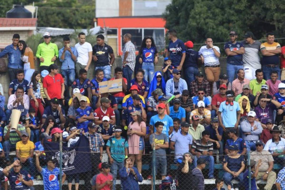 ¡Ambientazo! En Danlí se rinden ante Motagua y pintan de azul el Marcelo Tinoco