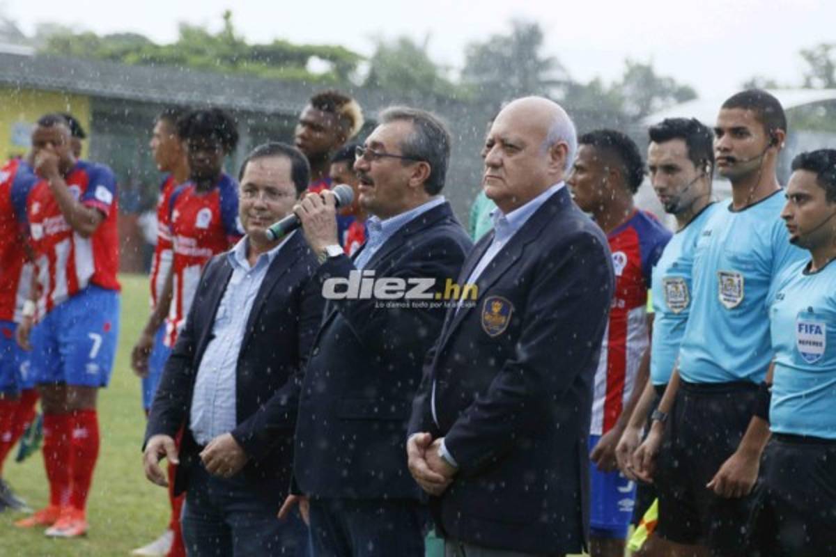 NO VISTE EN TV: El penal a Michaell Chirinos, actos protocolarios y vómito de Ferrari