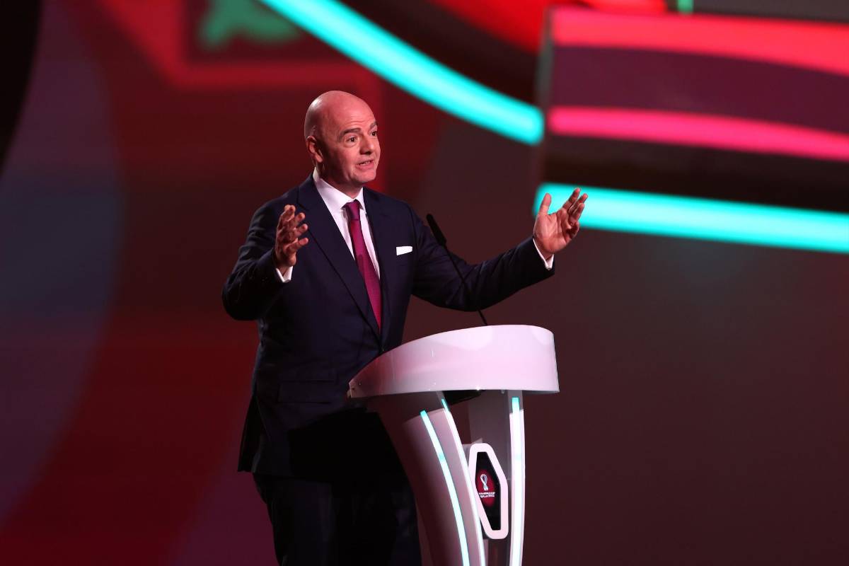Así fue captado el Emir de Qatar y dueño del PSG y la promesa de Infantino en el sorteo del Mundial 2022