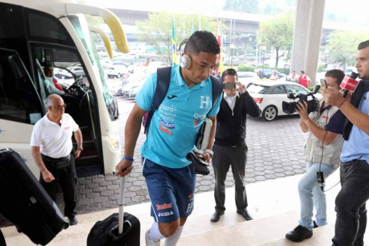 Aficionados arropan a Honduras a su llegada a Ciudad de México