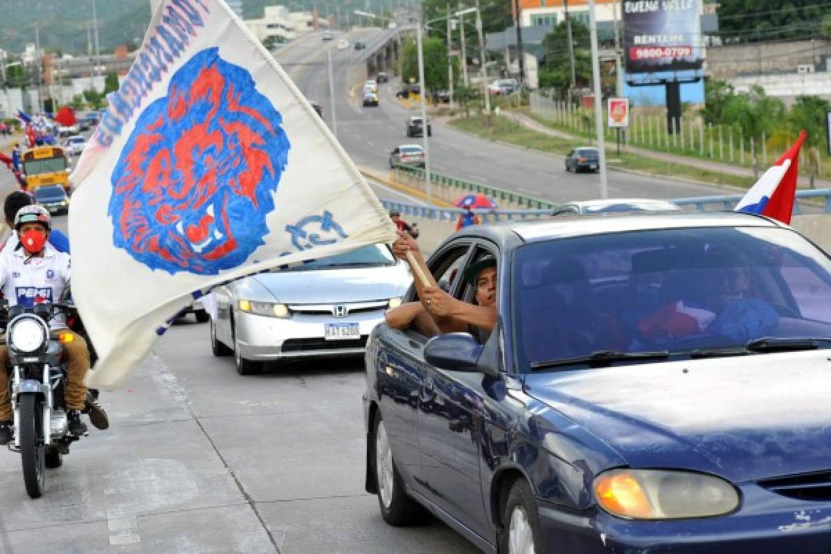 ¡Impresionante caravana! Afición del Olimpia se desborda y celebró a lo grande los 109 años de historia