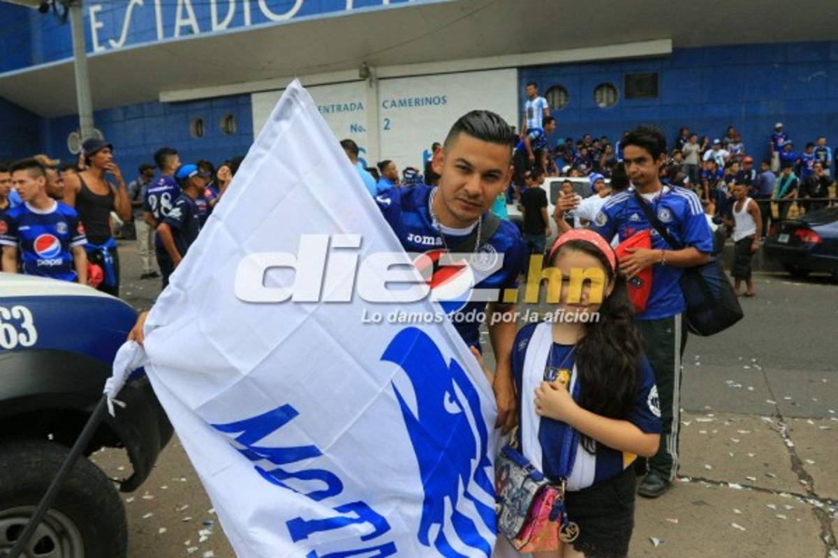 ¡IMPRESIONANTE! La afición de Motagua llena el Nacional en la final ante Platense