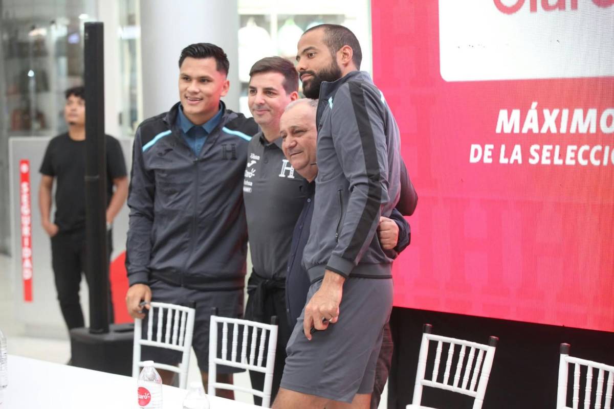 Ruiz se robó el show y 3 seleccionados sorprendieron en firma de autógrafos