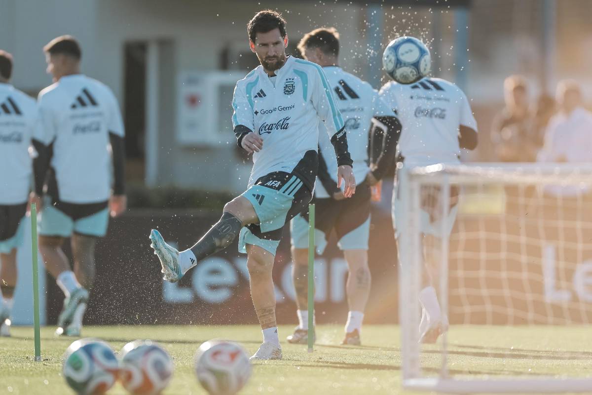 Messi entrenó por última vez con Argentina: dos invitados especiales