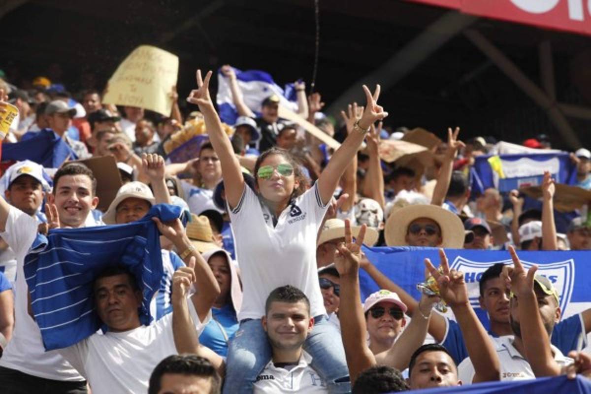 ¡Honduras-Panamá! Las mejores imágenes del ambiente en el estadio Olímpico