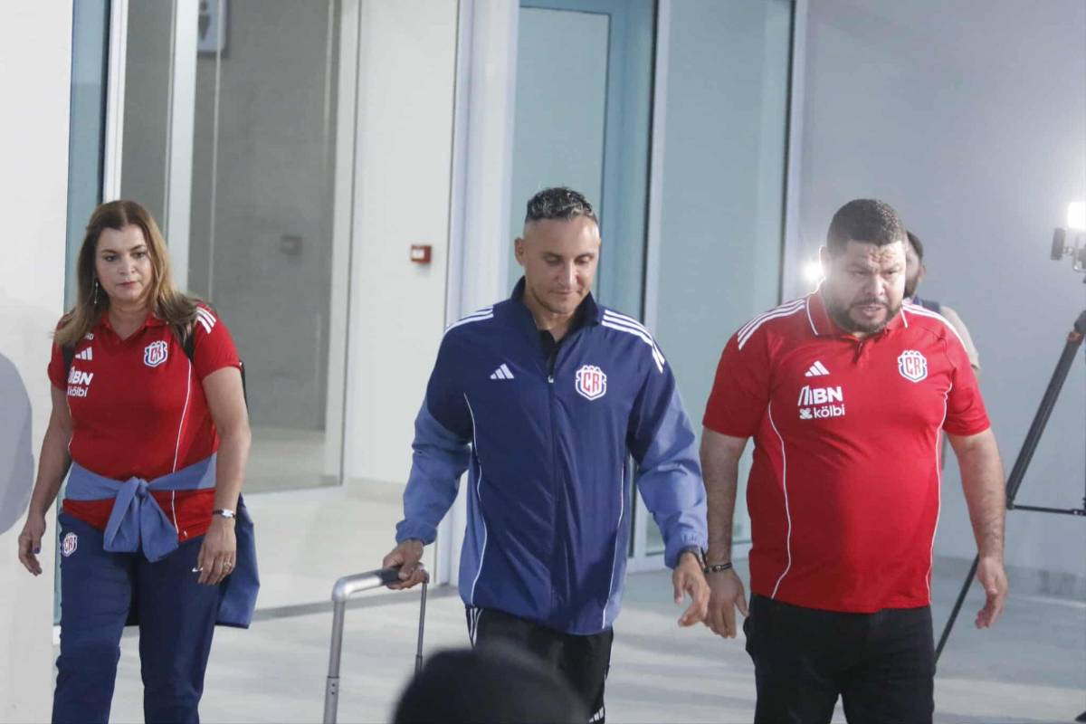 ¿Y Celso Borges? Keylor Navas, el más solicitado y Piojo aceptó selfie, bromas con periodista, así fue la llegada de Costa Rica a Honduras