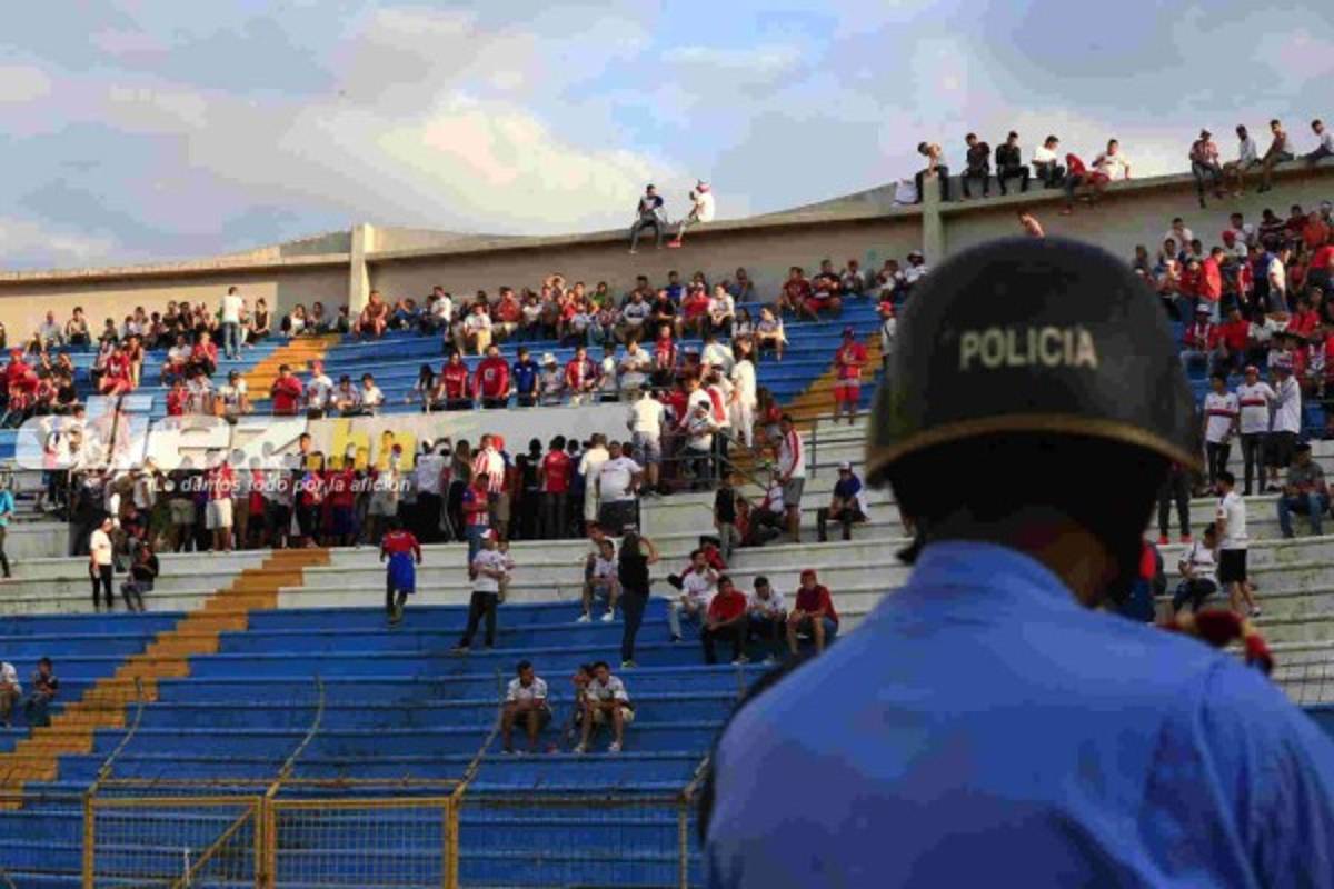Invitado de lujo en el Olímpico, tristeza de Motagua y el bonito detalle de jugador del Olimpia