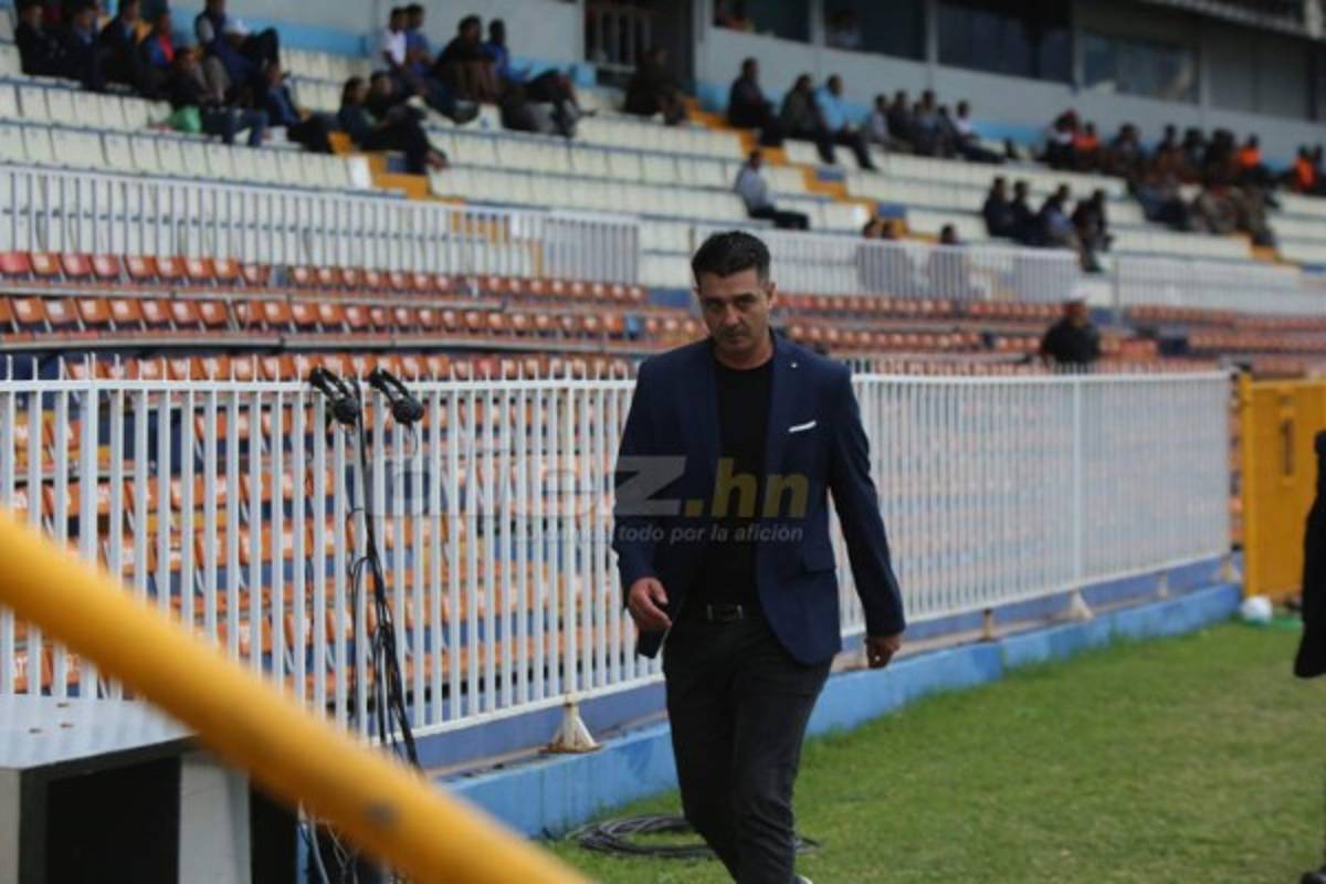 NO VISTE EN TV: El aficionado de lujo en el Nacional y Donis Escober estalló en ira