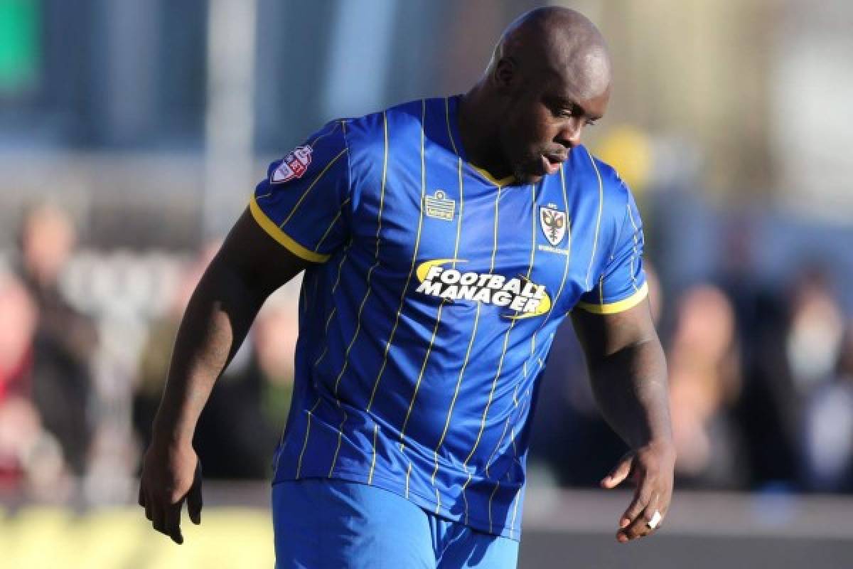 ¡Tremendo! El cambio físico de Adebayo Akinfenwa, el jugador más fuerte del mundo  