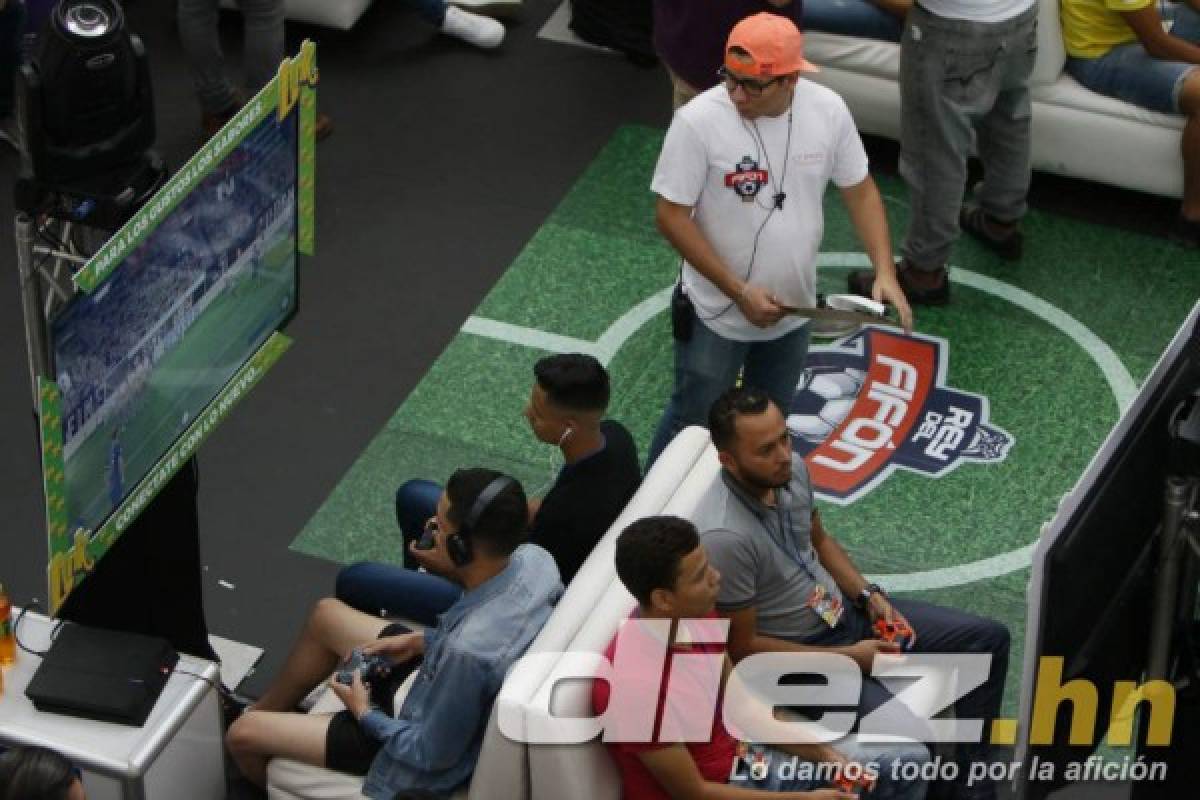 FOTOS: La gran fiesta en el primer día de actividad en el Rey del Fifón 2019 en Tegucigalpa