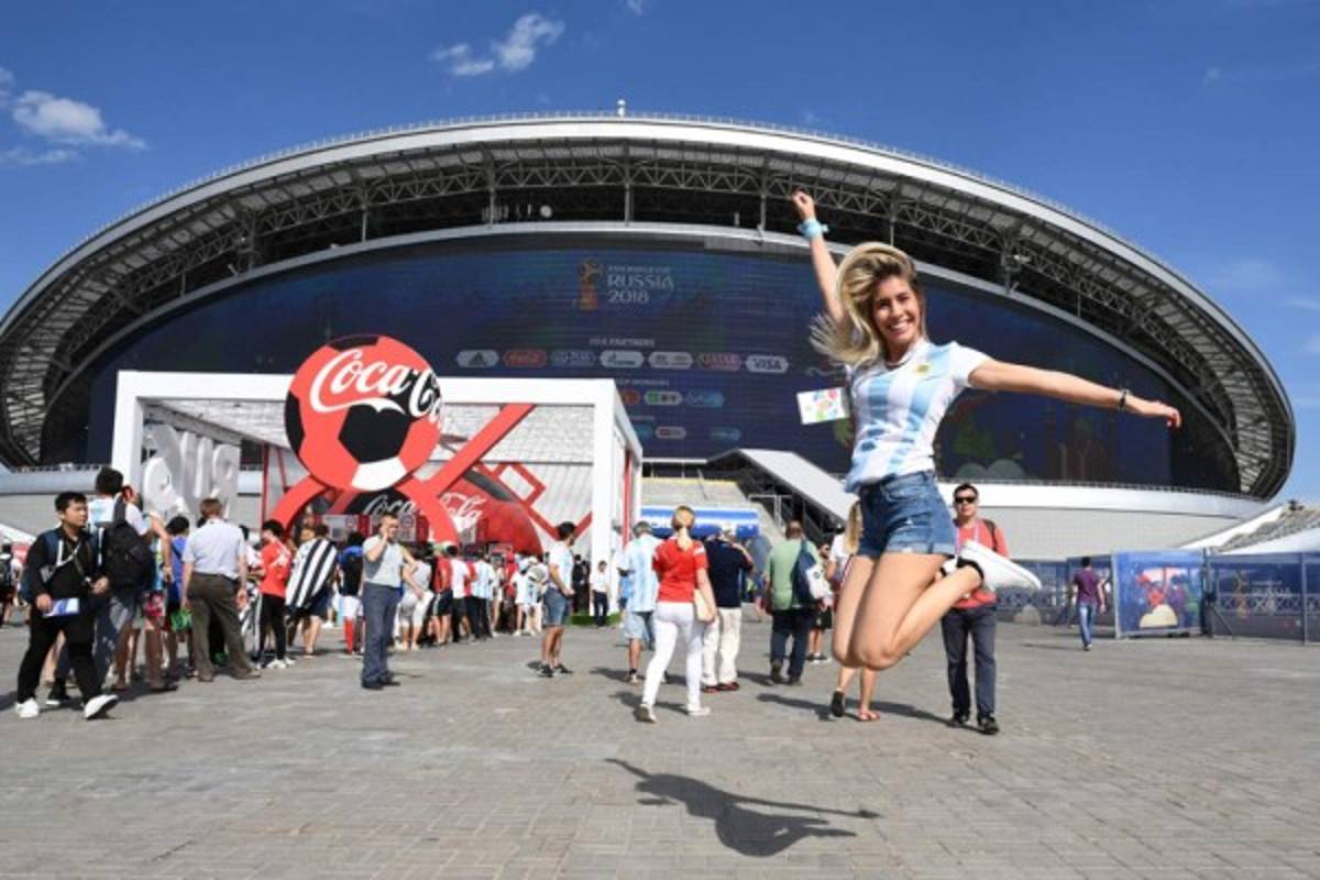 ¡HERMOSAS! Las bellas chicas en el juego entre Francia y Argentina en Rusia 2018